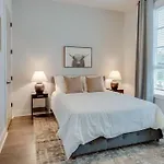 Holiday home New Side By Side Homes - Sleeps 24 Nashville