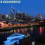 Private Hot Tub - Spacious - Hosts 12 Guests Holiday home Nashville
