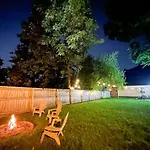 In Music - Fence - Fire Pit Holiday home