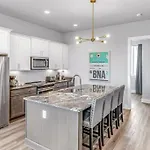 Spacious Nash For 12 Near Broadway * Nashville