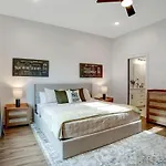 Holiday home Highland Station - Private Rooftop - Sleeps 14