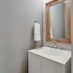 Two Homes - Accommodates 24 Guests Nashville
