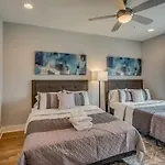 Holiday home Two Homes - Accommodates 24 Guests Nashville
