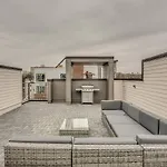 Two Homes - Accommodates 24 Guests * Nashville