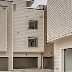 Holiday home Two Homes - Accommodates 24 Guests Nashville
