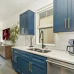 - 1701 Lischey Ave *