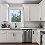 Luxe With Gated Parking Private Balcony And 4 Miles To Downtown Holiday home Nashville