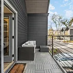 Luxe With Gated Parking Private Balcony And 4 Miles To Downtown Nashville