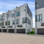New Iconic Duo 2 Homes & Rooftop Vibes