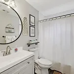 East Family Abode 30 Or Days By Skyrun Holiday home *
