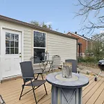 East Family Abode 30 Or Days By Skyrun Holiday home