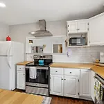 East Family Abode 30 Or Days By Skyrun Holiday home