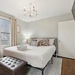 Holiday home East Family Abode 30 Or Days By Skyrun