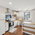 Holiday home East Family Abode 30 Or Days By Skyrun Nashville