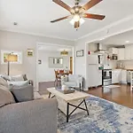 East Family Abode 30 Or Days By Skyrun