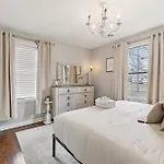 Holiday home East Family Abode 30 Or Days By Skyrun