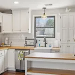 East Family Abode 30 Or Days By Skyrun *