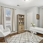 East Family Abode 30 Or Days By Skyrun Nashville
