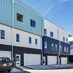 Stylish Nashville Home - Rooftop Deck - Hot Tub