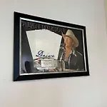 Legends Row By Maddox Hotel