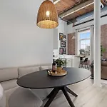 Legends Row By Maddox Hotel