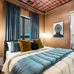 The Crescendo - On Music Row Apartment *