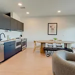 Stylish Riverfront Eve 305 - Free Parking Holiday home Nashville