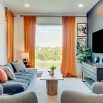 Stylish Riverfront Eve 305 - Free Parking