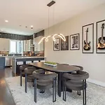Holiday home Downtown Views Glam Stations Close To Broadway Nashville