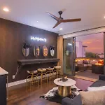 Downtown Views Glam Stations Close To Broadway