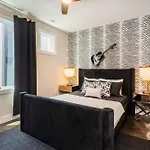 Holiday home Downtown Views Glam Stations Close To Broadway