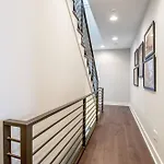 Holiday home The Augustine! | Views, Gym, Walk To Gulch