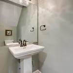 A Luxury Townhouse - Music Rowdowntown