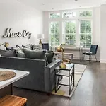 3 Story Townhome In East Nashville