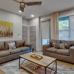 Dual - 1 Mile From Dt Nash & Farmers Market Holiday home *