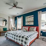 Charming - Near Dt Pet Friendly Holiday home *