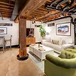 Holiday home The 1865 Honky Tonk Chic And Luxurious
