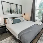 Holiday home 1 Bedroom Loft Near Centennial Park