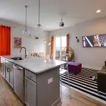Dolly's Disco - Stylish 2 Bdr Holiday home
