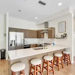 Trendy For 8 In Highly Walkable Neighborhood Nashville