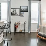 Modern Loft Near West End