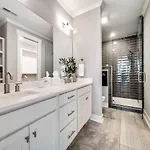 Beaus Oasis - 3 Miles To Dtwn Holiday home Nashville