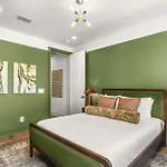 Luxe At 8th And Argyle Elite Vacation Spot Holiday home