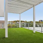 Skyline Views & Poolmins To Vanderbilt