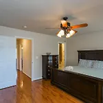 Huge For Groups Near Downtown * Nashville