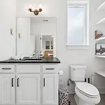 Townhouse With Rooftop & Modern Comfort Nashville