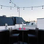 Holiday home Rooftop Vibes Close To Broadway