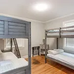 Nashville's Cumberland Holiday home
