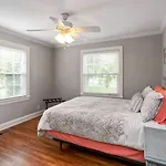 Nashville's Cumberland Holiday home *