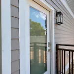 Dual - 1 Mile From Dt Nash & Farmers Market *